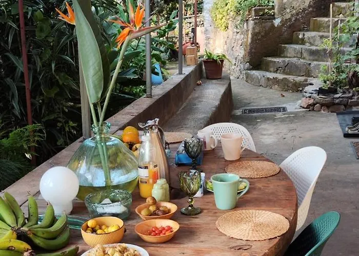 Casa De Basalto Bed and breakfast Caniço