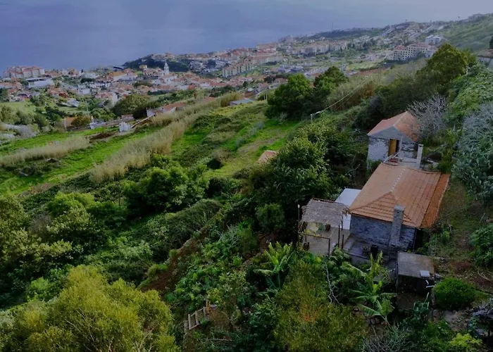 Casa De Basalto Bed & Breakfast Canico (Madeira)